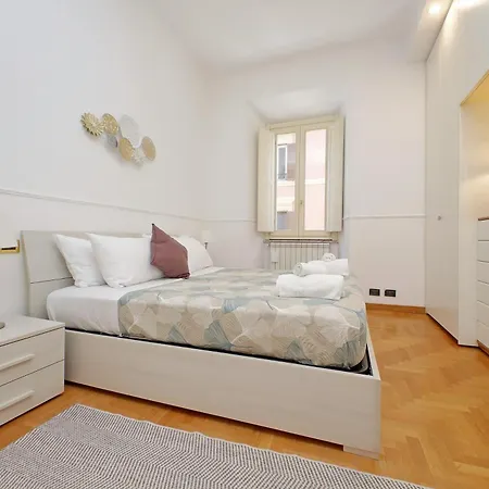 Apartment A 10 Minuti Da Fontana Di Trevi - Casa Signorile Rom