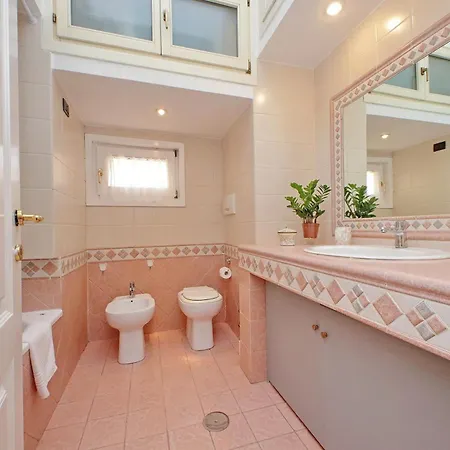 Apartment A 10 Minuti Da Fontana Di Trevi - Casa Signorile Rom