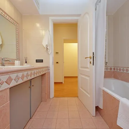 A 10 Minuti Da Fontana Di Trevi - Casa Signorile Rom